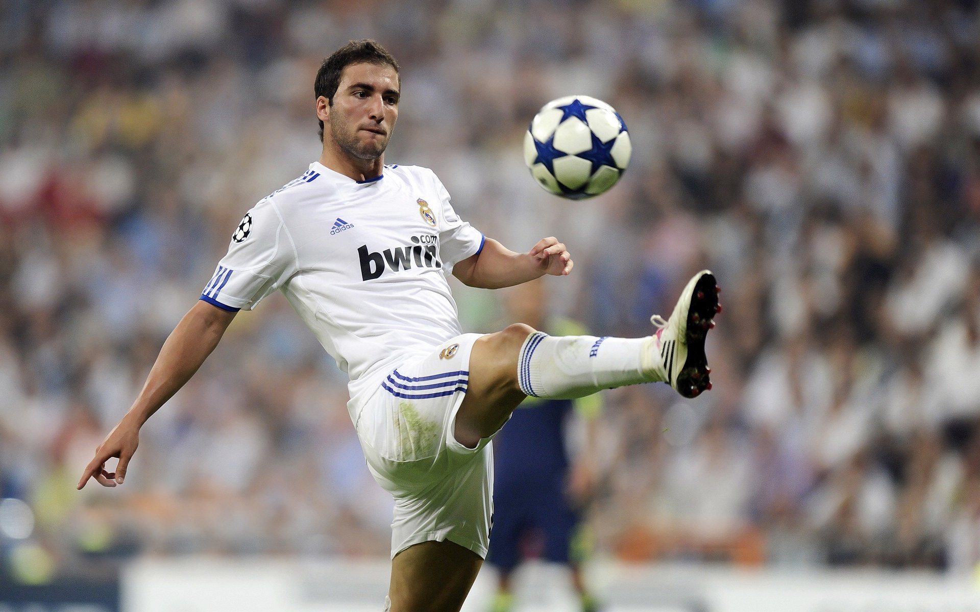 欧冠淘汰赛之夜，锡安用实力证明自己